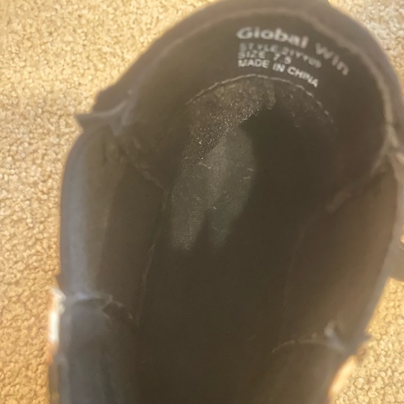 7.5 Flat Cheetah Ankle Boots - Picture 4 of 5